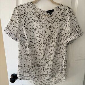 Spotted print short sleeve blouse